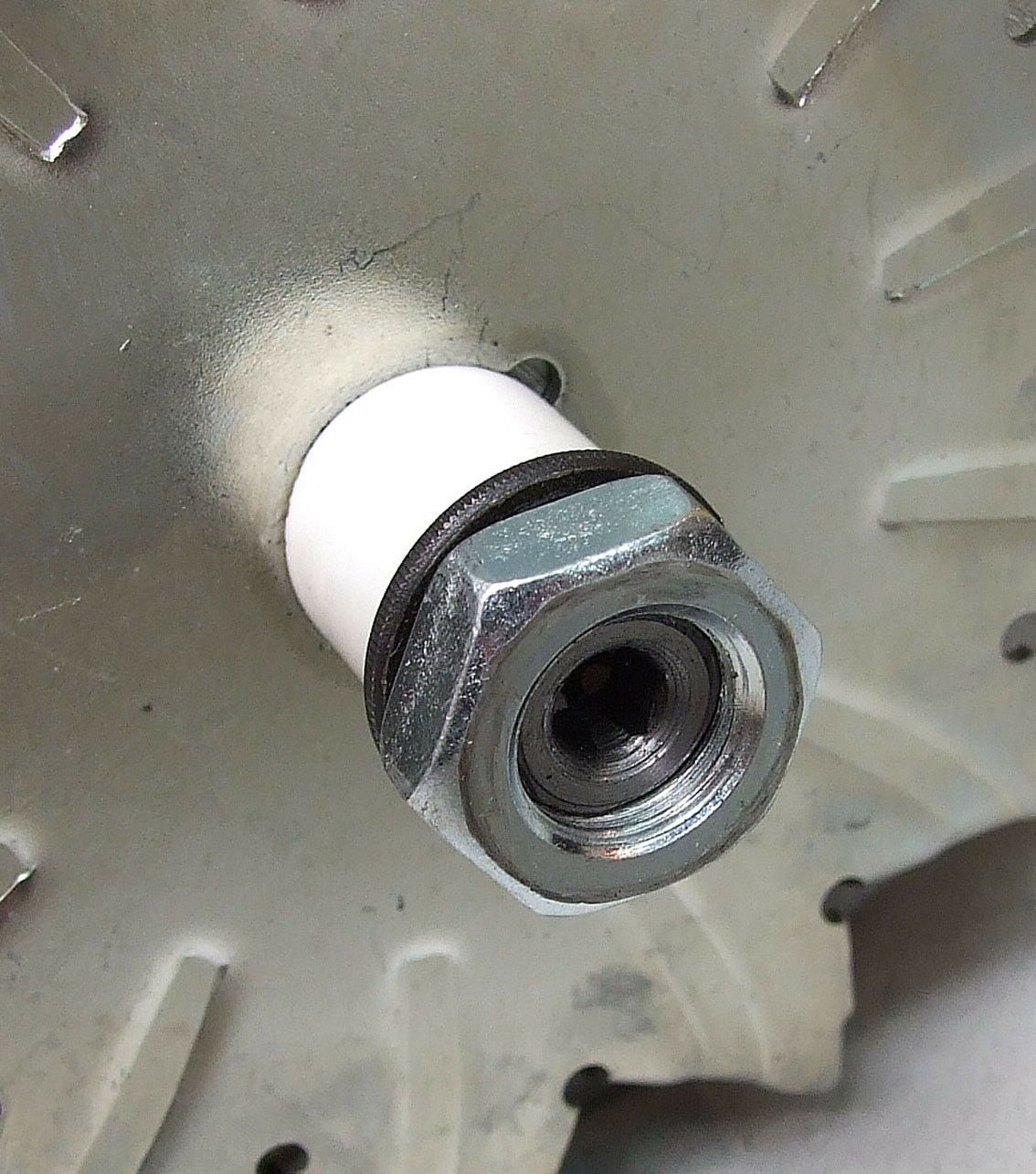 Alternator iskra 24v 27a radna masina 11.201.186
