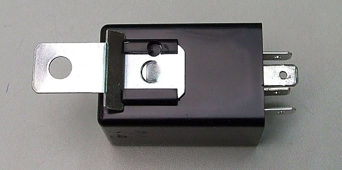 Automat zmigavca 12v ; 4 izlaza audi,bmw