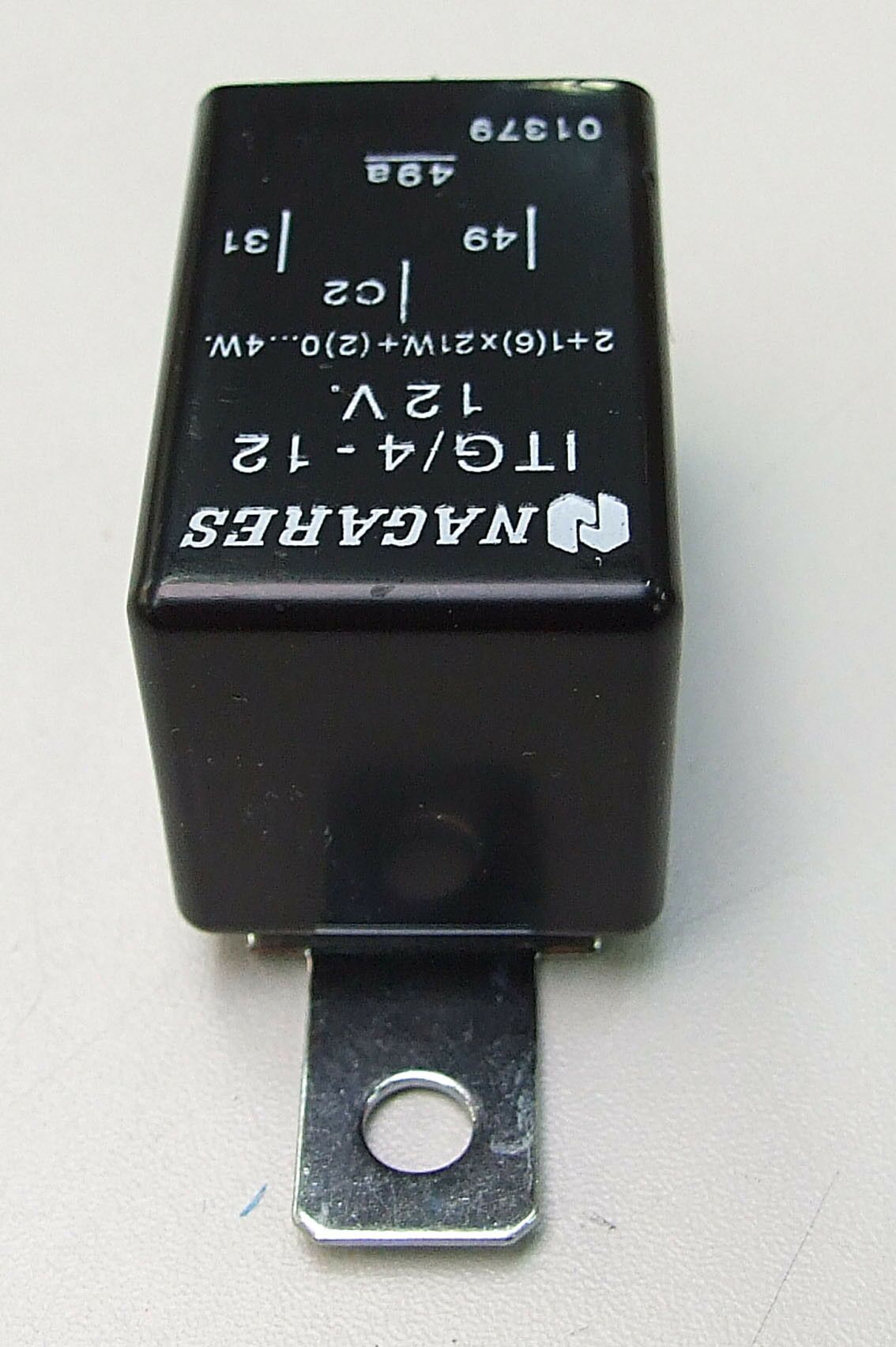 Automat zmigavca 12v ; 4 izlaza audi,bmw