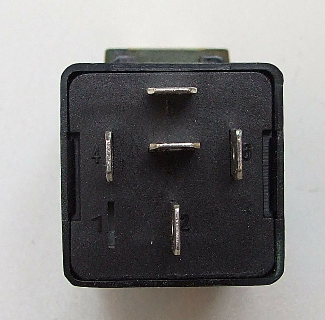 Automat zmigavca 12v ; 5 izlaza, renault