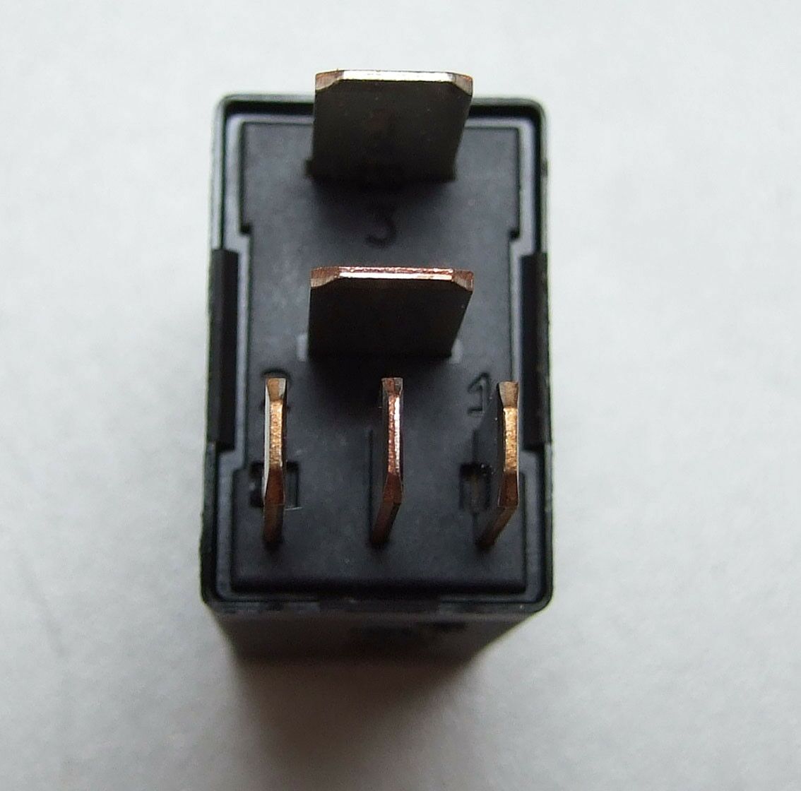 Rele mini 12v 15/25a 5 izv.sa pob.diod.fiat ven