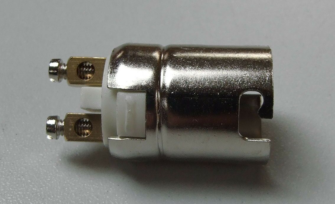 Drzac sijalica bay15d metalni  2 izvoda