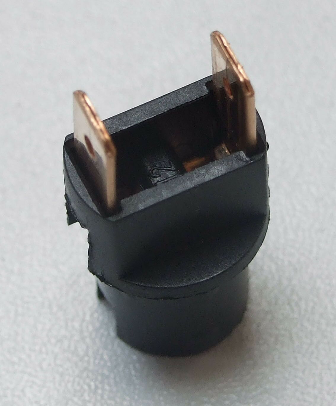 Drzac sijalice t10 w2.1 plastican sa 2 stopice