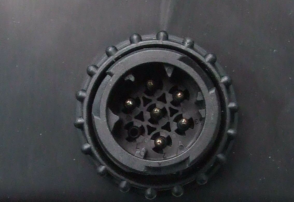 Stop lampa 6 dela volvo 516x130x80 desna