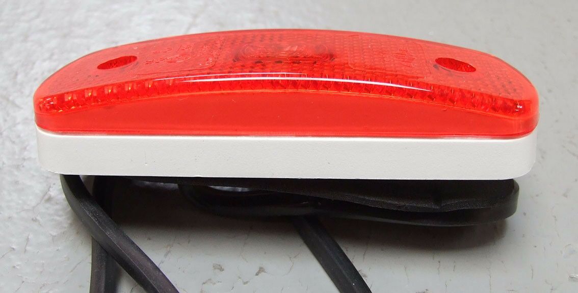 Lampa bocna led crvena 12v led