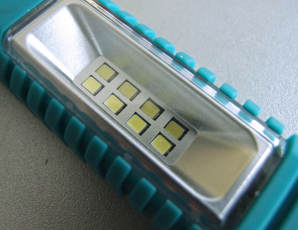 Led lampa sa magnetom