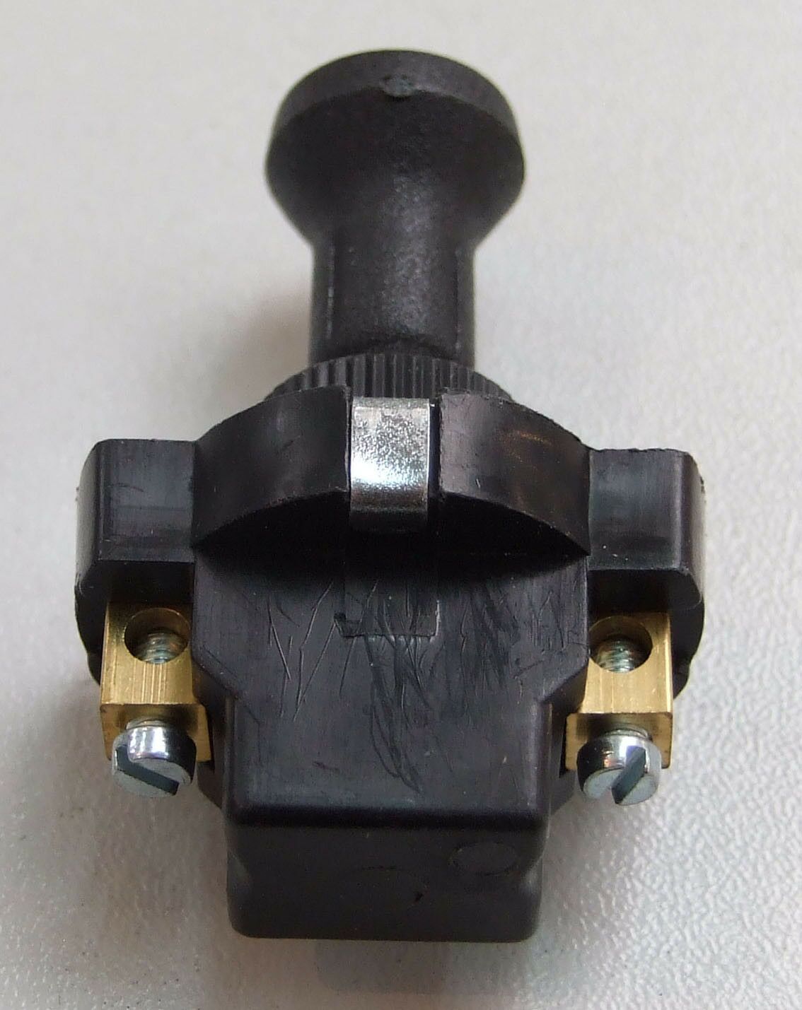 Potezni prekidac -cug 12v 25amp 24v 12.5amp
