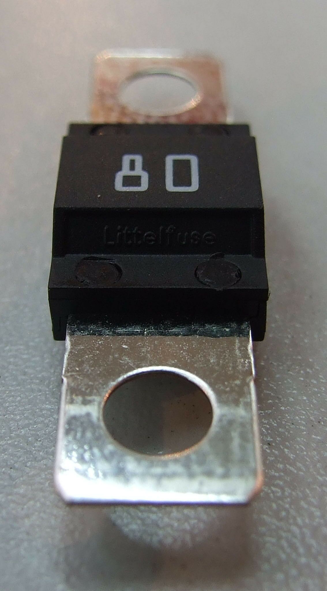 Osigurac midi 80a beli