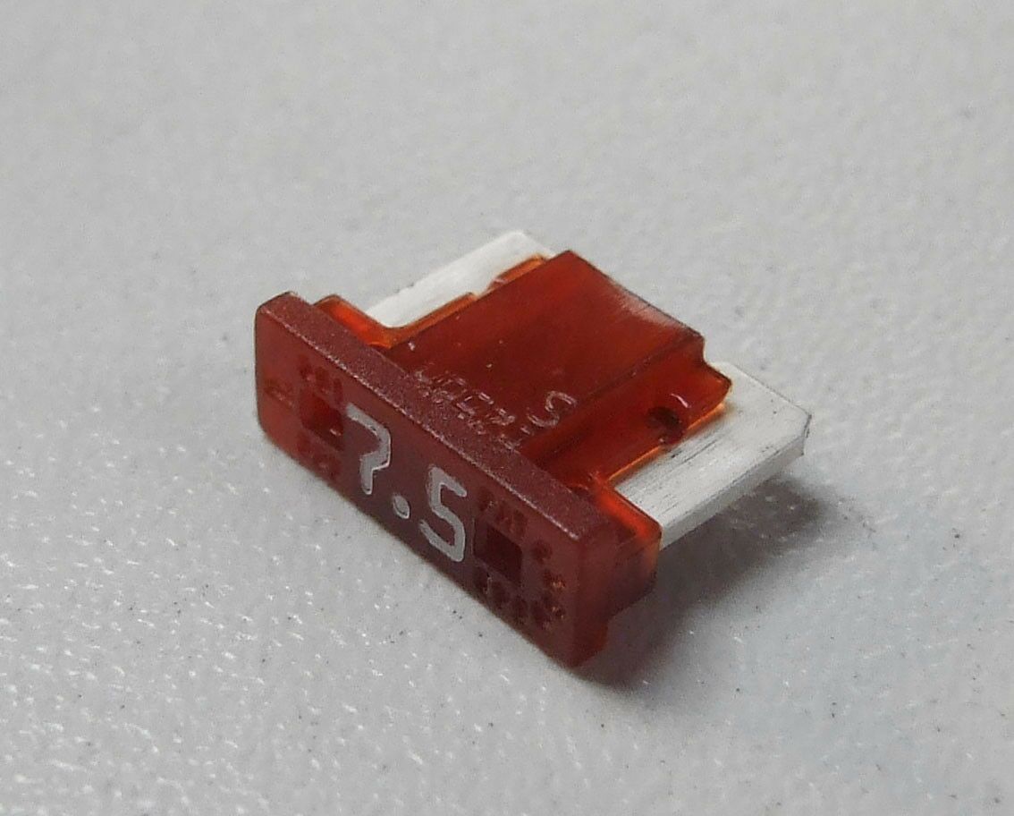 Osigurac mini kratki pipci 7.5 a