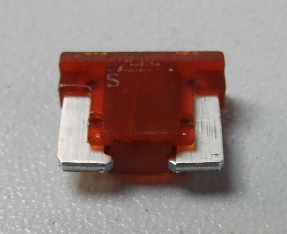 Osigurac mini kratki pipci 7.5 a