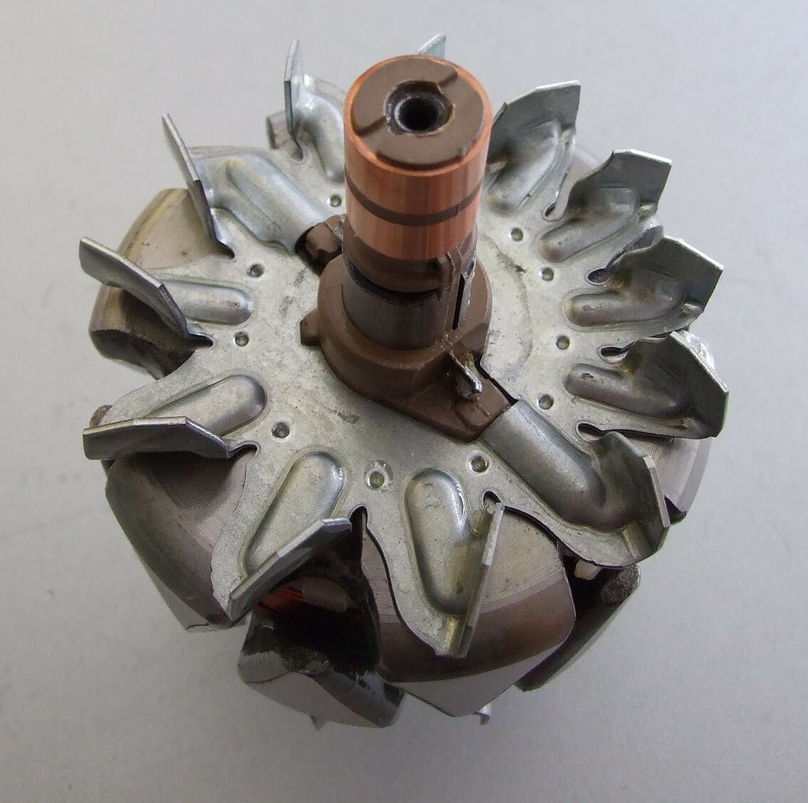 Rotor alt bosch 12v 90a toyota avensis 2.0 dizel