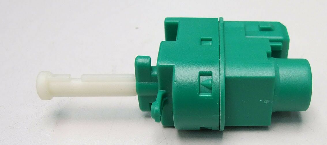Prekidac stop svjetla ford fiesta 1,6 2002 g