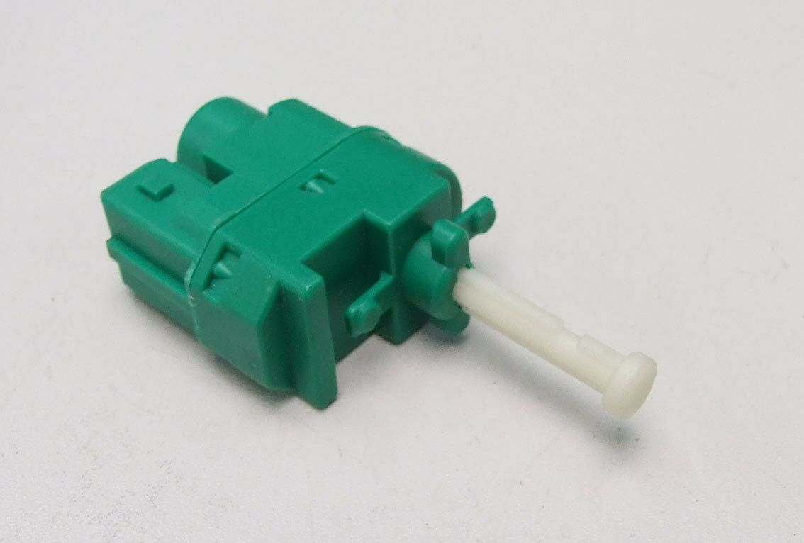 Prekidac stop svjetla ford fiesta 1,6 2002 g