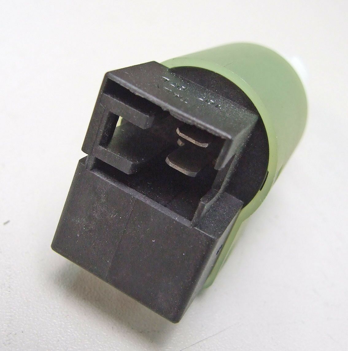 Prekidac stop svjetla fiat brava 1,9 dizel 2001g