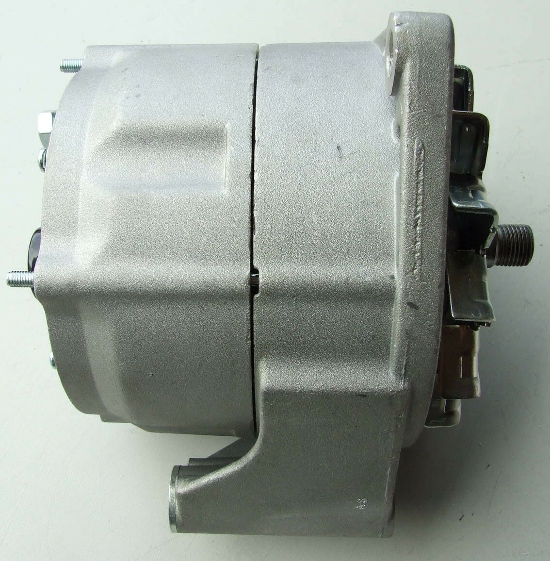 Alternator bosch 24v 30a mercedes 709 809 814 914 1114