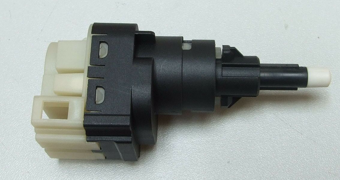 Prekidac stop svjetla audi a3 a4 a6 vw golf jetta