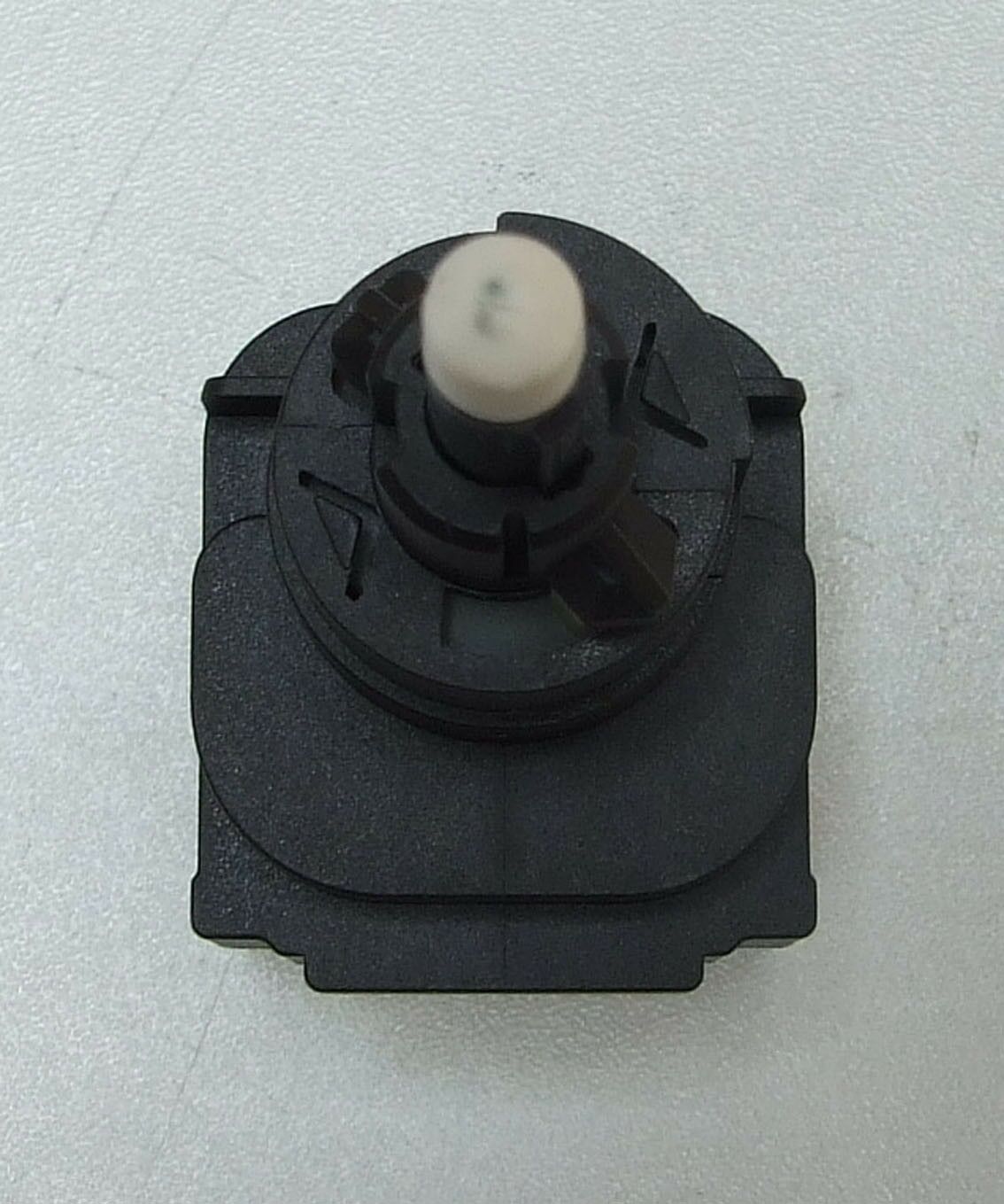 Prekidac stop svjetla audi a3 a4 a6 vw golf jetta
