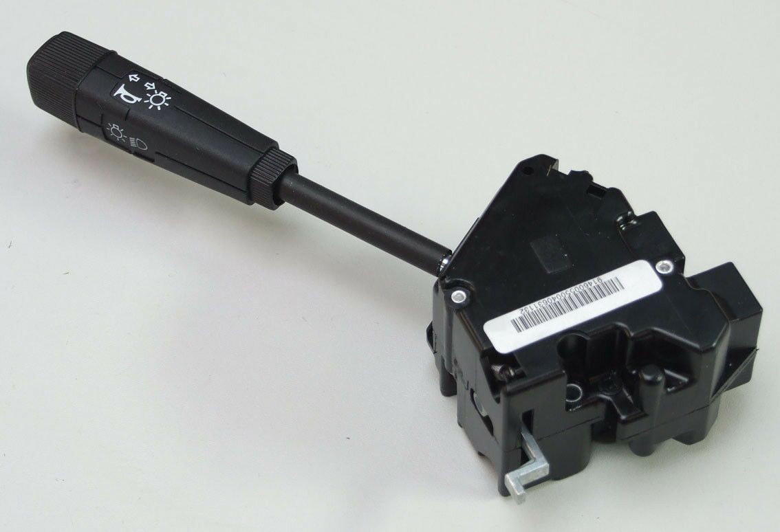 Rucica zmigavaca pod volanom renault 9 1,4 renault 1,7 r