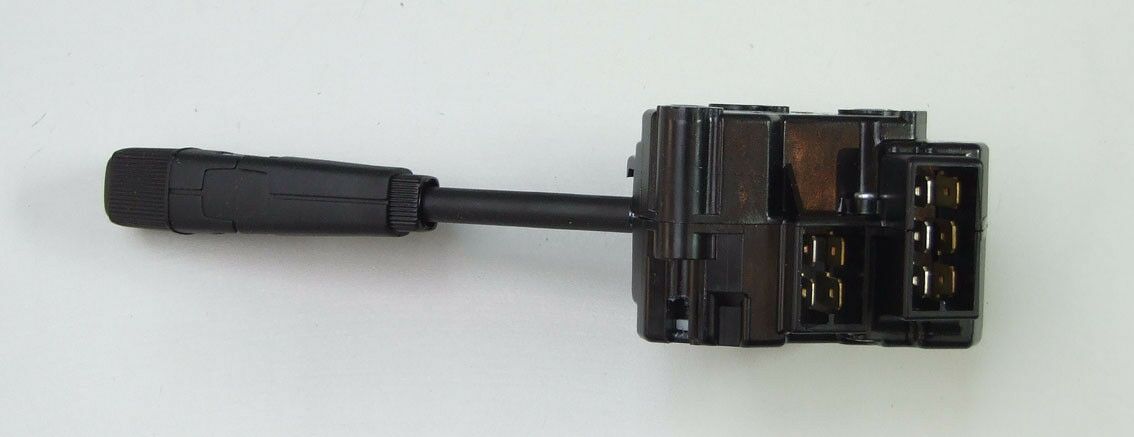 Rucica zmigavaca pod volanom renault 9 1,4 renault 1,7 r
