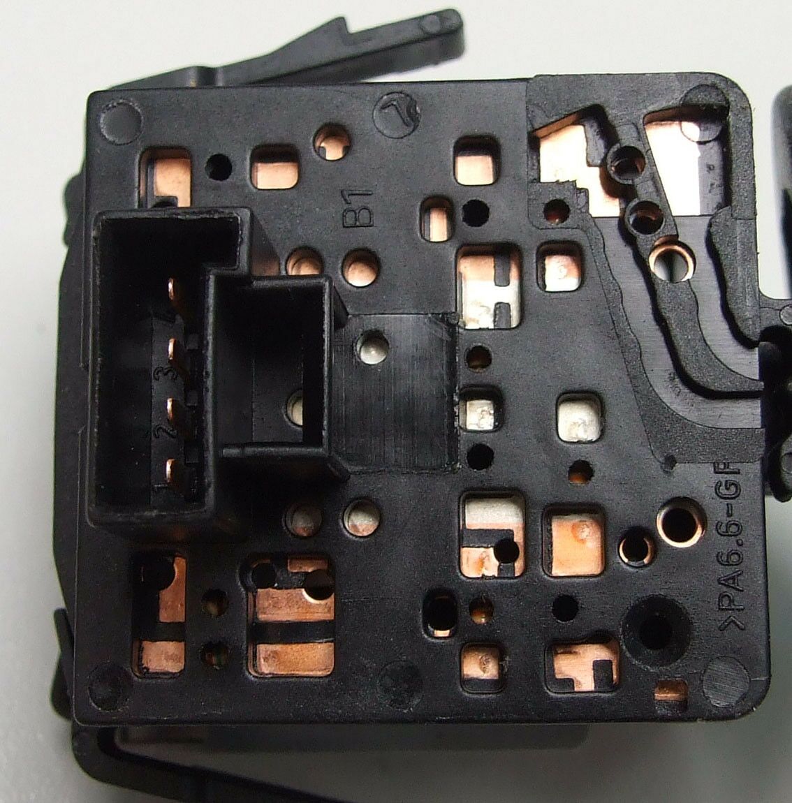 Rucica zmigavaca pod volanom opel corsa c 1,7cdti