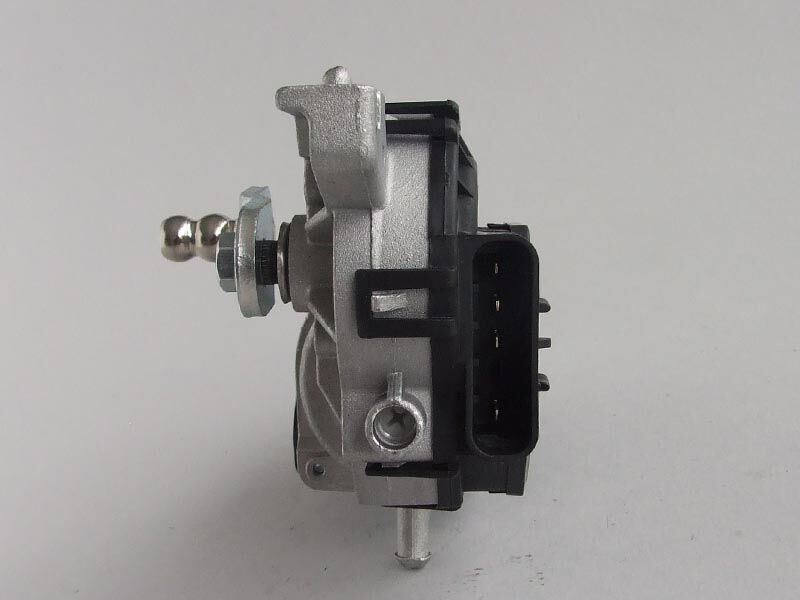 Mot brisaca pred fiat panda