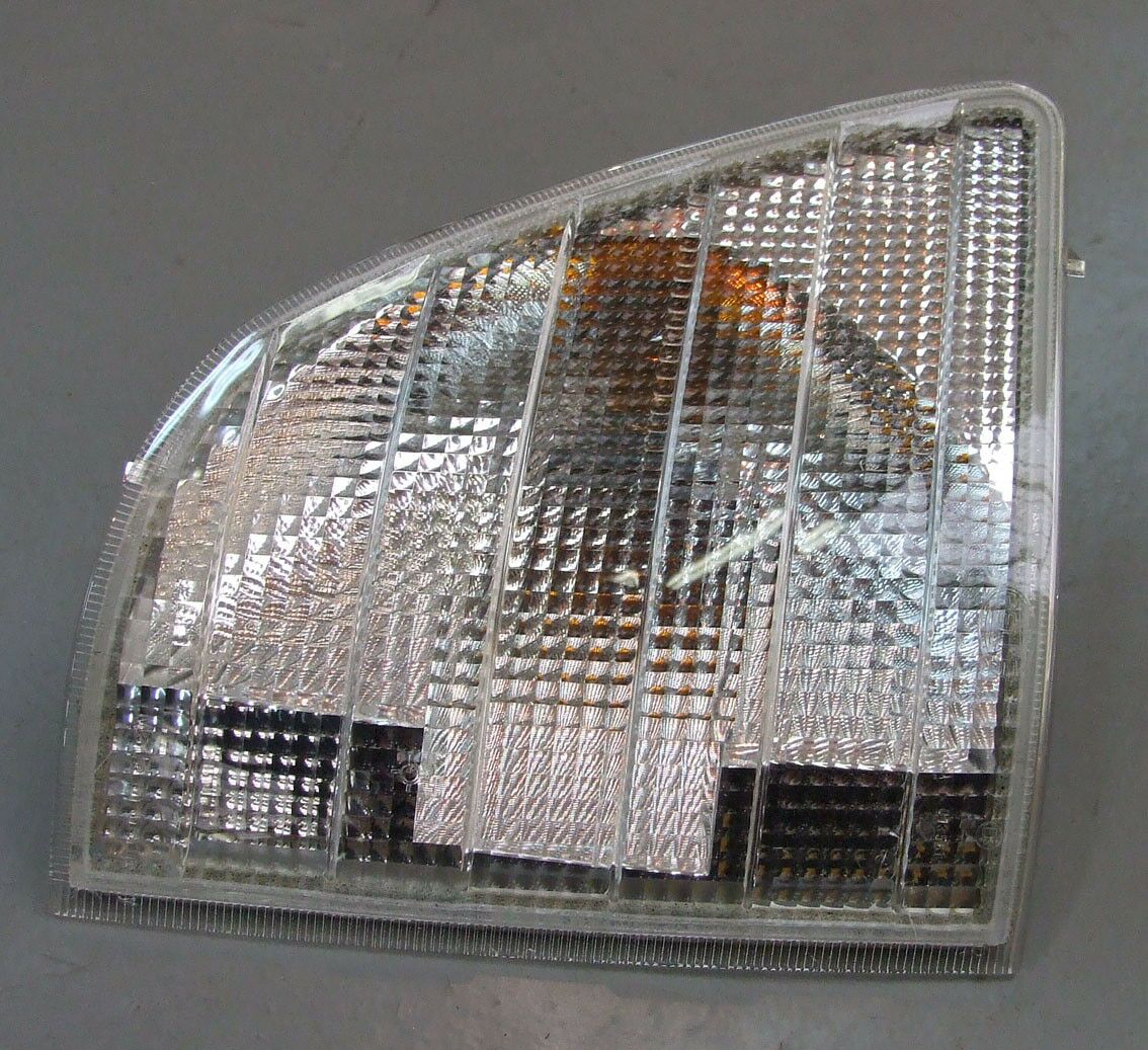 Zmigavac desni mercedes sprinter 95-00