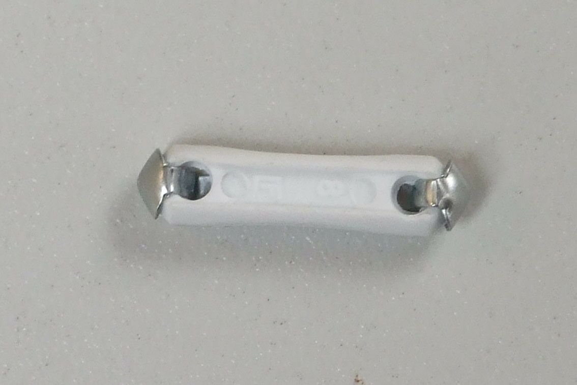 Osigurac keramicki 8a beli