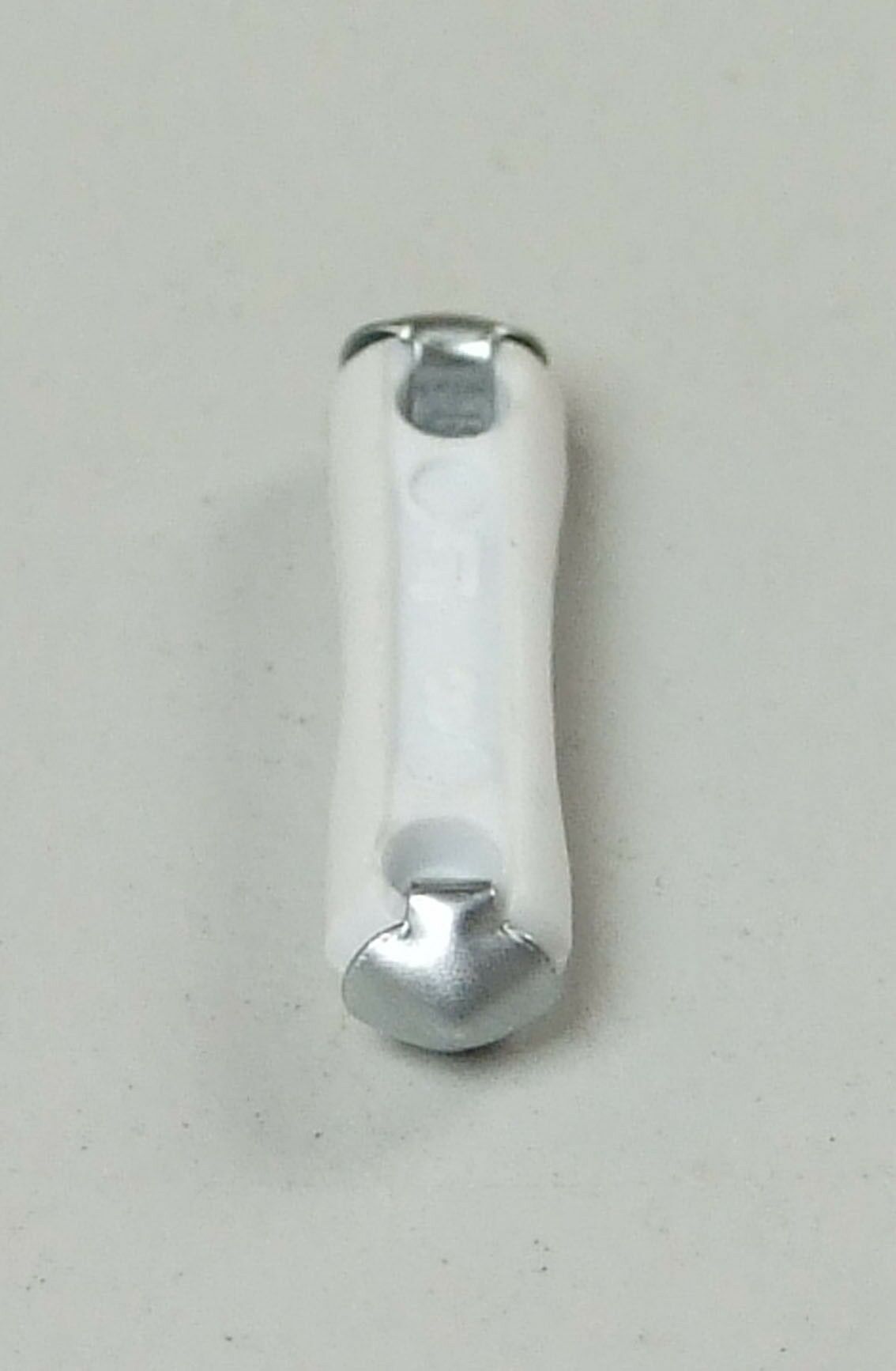 Osigurac keramicki 8a beli
