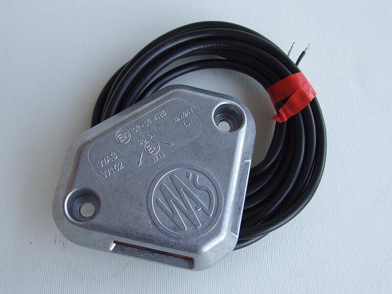 Lampa signalna 12/24v  trouglasta za kamionske platforme