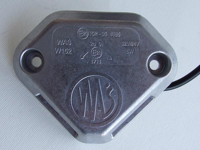 Lampa signalna 12/24v  trouglasta za kamionske platforme