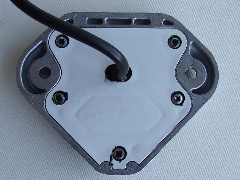 Lampa signalna 12/24v  trouglasta za kamionske platforme